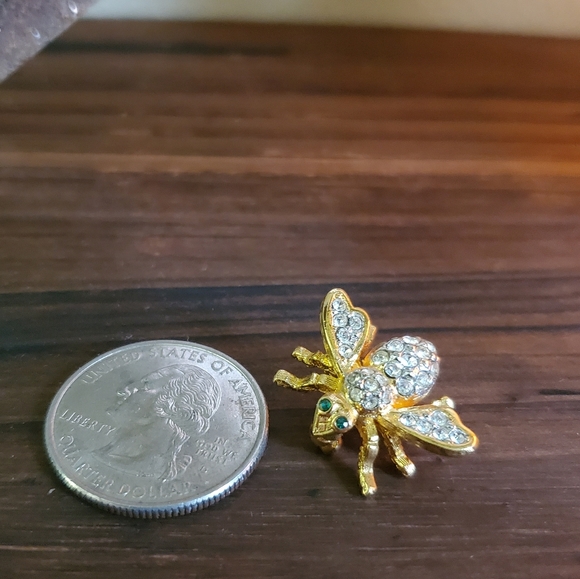 Joan Rivers Bee Pin - Picture 3 of 5